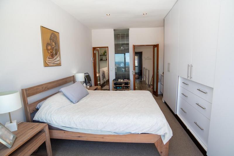 2 Bedroom Property for Sale in Sea Point Western Cape